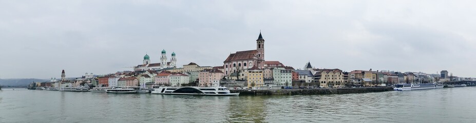 Fototapeta na wymiar Panorama Altstadtinsel Passau