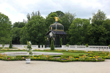 Pawilon pod Orłem w ogrodzie przy Pałacu Branickich w Białymstoku