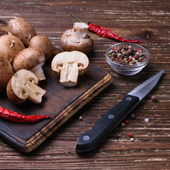 Fresh brown champignon mushrooms