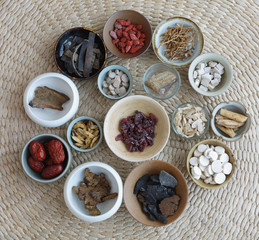 Obraz na płótnie Canvas Traditional Chinese herbal medicine