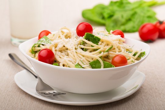 Spaghetti with Cherry Tomatoes and Parmesan