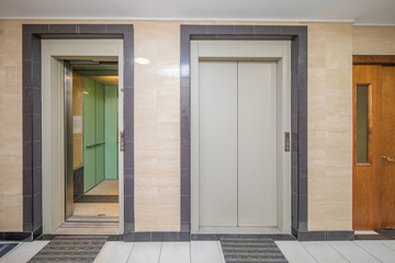 Fototapeta na wymiar modern elevator doors