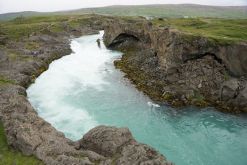 Landschaft rund um den Goðafoss - Wasserfall in Nord-Island