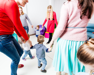 Round dance in the kindergarten