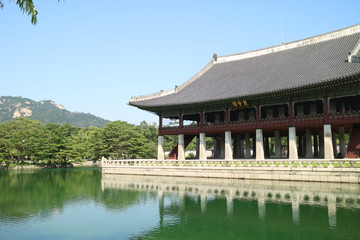 한국의 전통 고궁과 풍경