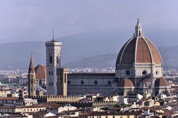 Fototapeta na wymiar Stadtpanorama mit Dom Santa Maria del Fiore, Ausblick vom Monte alle Croci, Florenz, Toscana, Italien, Europa