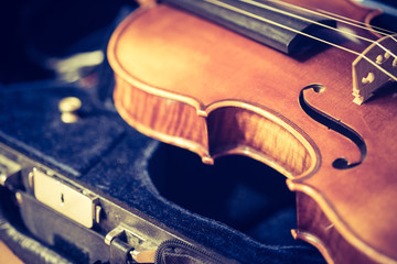 Geige in Geigenkoffer, klassische Musik
