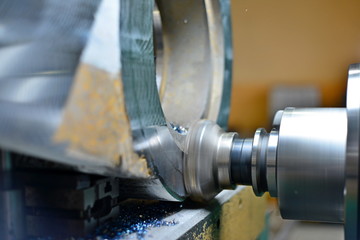 Methane treatment of CNC milling machine. Turning the plane on the part.