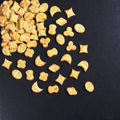 Various small crackers
