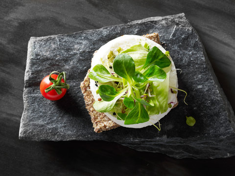 Mozzarella bruscheta