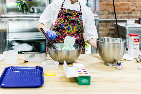 macaron baking