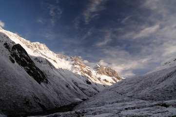 Obraz premium Trek in Nepal. Annapurna cirkut trek. The most beautiful trekking on the Himalaya mountains.