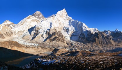 Fototapeta na wymiar mount Everest sunset panoramic view