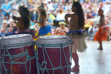 Fototapeta na wymiar Culture show at Punanga Nui Market Rarotonga Cook Islands
