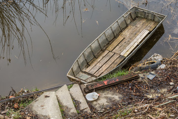 Naklejka premium wooden river boat