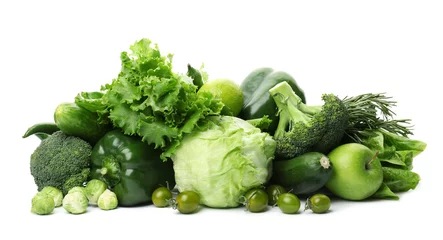 Crédence de cuisine en verre imprimé Légumes Green vegetables and fruits on white background. Food photography