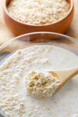 オーツ麦と牛乳