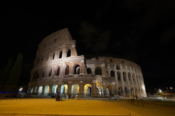 Fototapeta premium 로마, Colosseo, 콜로세움, 야경
