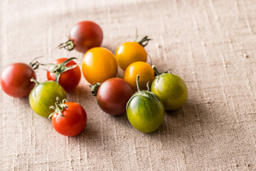 鮮やかなミニトマト