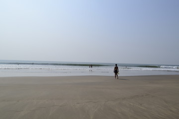 The girl goes to sea. The state of Goa. India