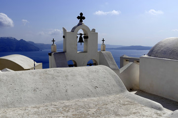  Glockenturm einer byzantinisch-orthodoxen Kirche, Oia, Santorin, Kykladen, Griechenland, Europa