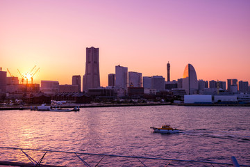 横浜みなとみらいの夕景