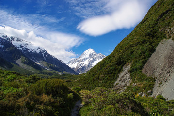 Hiking the Hooker Valley in New Zealand
