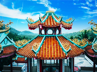 Obraz premium Chinese monastery on the mountain