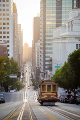 Foto auf Acrylglas San Francisco Cable Car auf der California Street bei Sonnenaufgang, Kalifornien, USA © JFL Photography