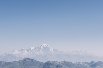 Paysage enneigé, sommet des Alpes