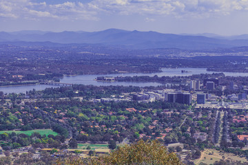 Obraz premium View of Canberra city from Mt. Ainslie lookout