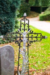 Altes Eisenkreuz, Kreuzigungsszene