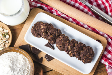 Oat cookies with chocolate