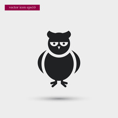 Owl icon. Simple school element illustration. Vector symbol design from education collection. Can be used in web and mobile.