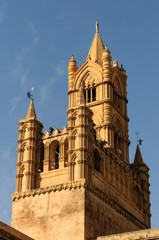 Fototapeta premium Campanili della Cattedrale di Palermo,Italia.