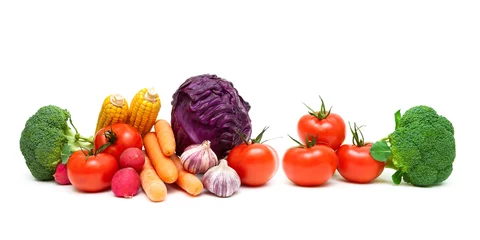 Papier Peint photo Légumes tomatoes and other vegetables on a white background