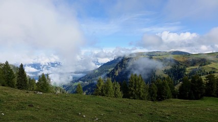 Fototapeta na wymiar Wanderung in den Dolomiten, Bergwanderung