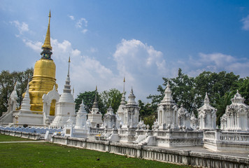 Naklejka premium Wat Suan Dok Buddhist Temple In Chiangmai Thailand.
