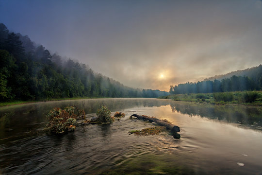 Рассвет на реке Ай