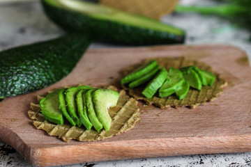 avocado cut into pieces slices (sandwich with avocado)