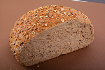 bread with cereal grains