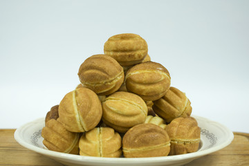 cookies nuts with condensed milk