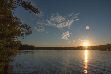 Fototapeta na wymiar Sunset on the lake 3