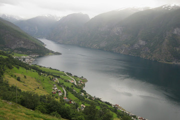 Obraz na płótnie Canvas Norwegia - Sognefjord, drugi pod względem długości fiord na świecie, a zarazem najdłuższy fiord w Norwegii