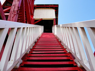 Escalones rojos