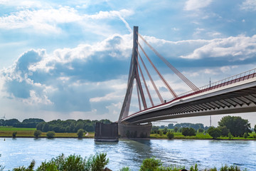 Fototapeta na wymiar Rheinbrücke Wesel