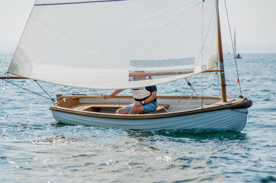 12 foot dinghi at the leeward mark