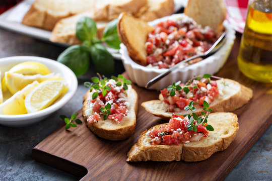 Roasted tomatoes bruschetta with thyme