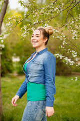 Fototapeta premium Girl in the spring park