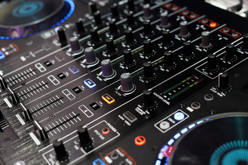 standalone dj player and dj mixer controller